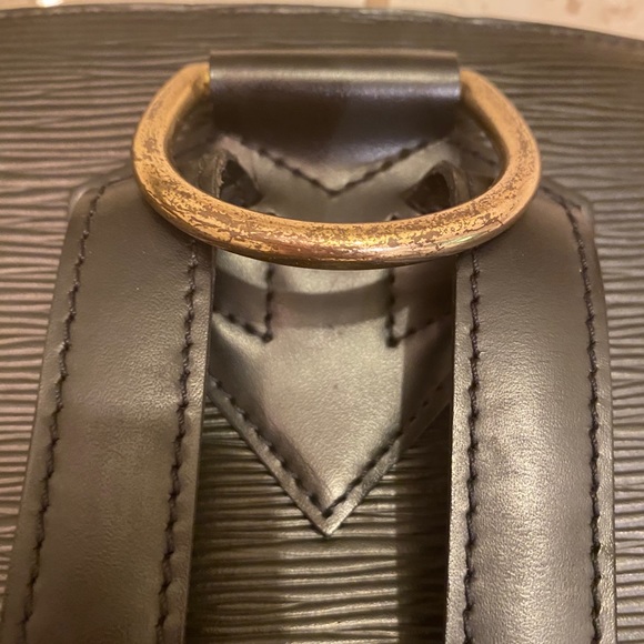 LOUIS VUITTON EPI LEATHER!! - Picture 3 of 7